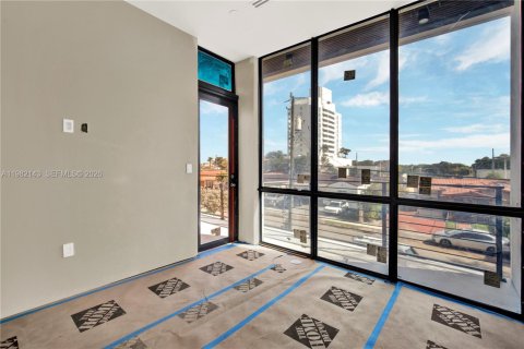 Touwnhouse à vendre à Miami, Floride: 4 chambres, 238.85 m2 № 2046569 - photo 23