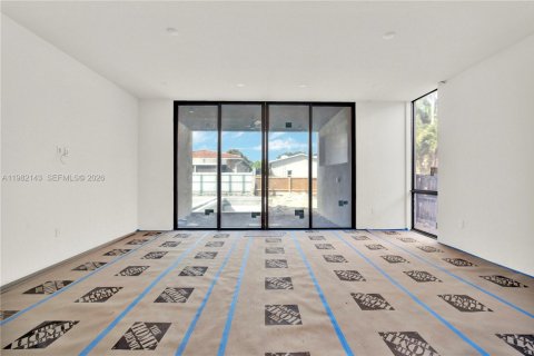 Touwnhouse à vendre à Miami, Floride: 4 chambres, 238.85 m2 № 2046569 - photo 9