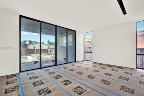 Touwnhouse à vendre à Miami, Floride: 4 chambres, 238.85 m2 № 2046569 - photo 10