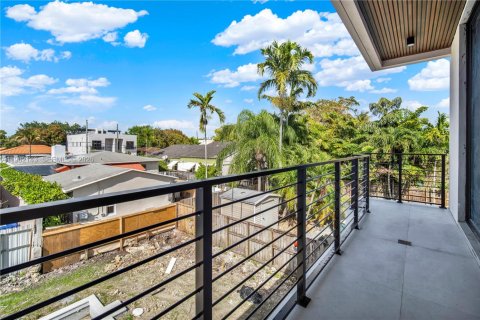 Touwnhouse à vendre à Miami, Floride: 4 chambres, 238.85 m2 № 2046569 - photo 17