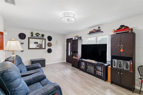 Casa en venta en Apopka, Florida, 3 dormitorios, 129.88 m2 № 2386349 - foto 4