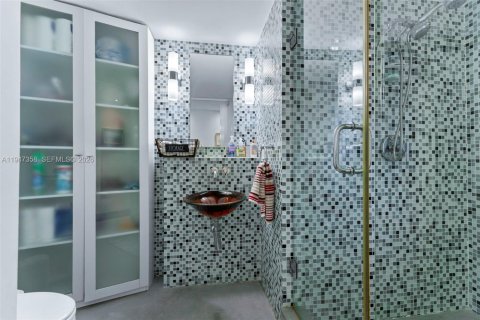 Condominio en venta en Hallandale Beach, Florida, 2 dormitorios, 118.91 m2 № 2006010 - foto 15