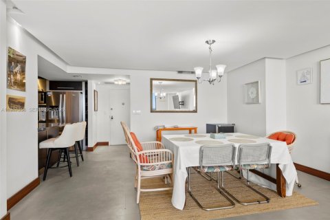 Condominio en venta en Hallandale Beach, Florida, 2 dormitorios, 118.91 m2 № 2006010 - foto 7