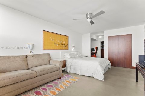 Condominio en venta en Hallandale Beach, Florida, 2 dormitorios, 118.91 m2 № 2006010 - foto 18