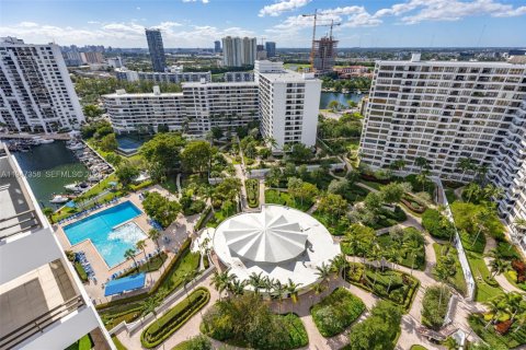 Condominio en venta en Hallandale Beach, Florida, 2 dormitorios, 118.91 m2 № 2006010 - foto 27