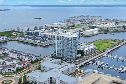 Adosado en venta en Tampa, Florida, 4 dormitorios, 234.49 m2 № 1801604 - foto 2