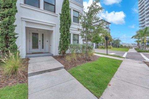 Adosado en venta en Tampa, Florida, 4 dormitorios, 234.49 m2 № 1801604 - foto 3