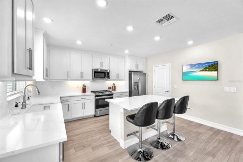 Adosado en venta en Tampa, Florida, 4 dormitorios, 234.49 m2 № 1801604 - foto 10