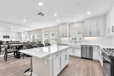 Adosado en venta en Tampa, Florida, 4 dormitorios, 234.49 m2 № 1801604 - foto 8