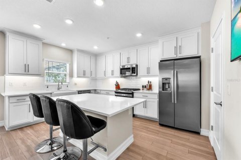 Adosado en venta en Tampa, Florida, 4 dormitorios, 234.49 m2 № 1801604 - foto 7
