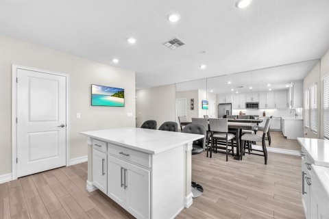 Adosado en venta en Tampa, Florida, 4 dormitorios, 234.49 m2 № 1801604 - foto 9