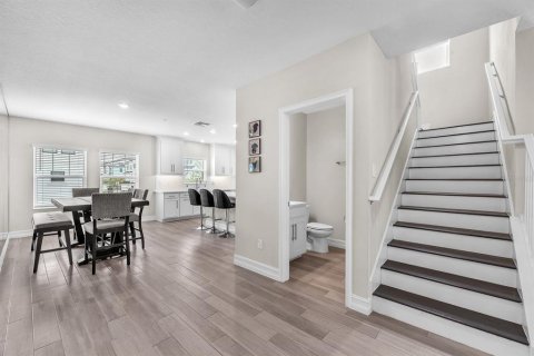 Adosado en venta en Tampa, Florida, 4 dormitorios, 234.49 m2 № 1801604 - foto 17