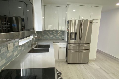 Villa ou maison à louer à Miami, Floride: 3 chambres, 147.71 m2 № 2091382 - photo 8