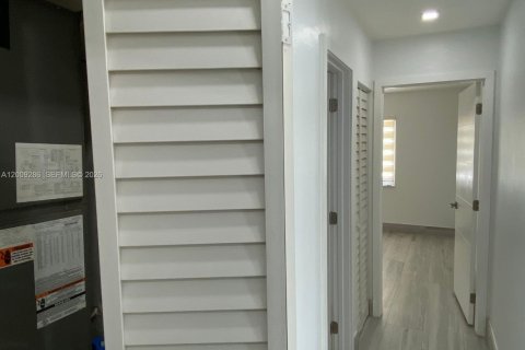 Villa ou maison à louer à Miami, Floride: 3 chambres, 147.71 m2 № 2091382 - photo 25