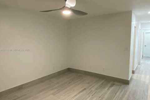 Villa ou maison à louer à Miami, Floride: 3 chambres, 147.71 m2 № 2091382 - photo 18