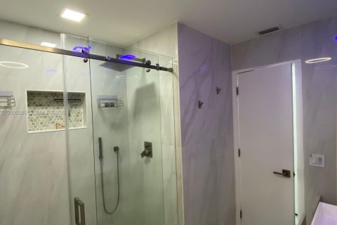 Villa ou maison à louer à Miami, Floride: 3 chambres, 147.71 m2 № 2091382 - photo 24