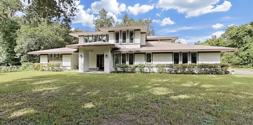 Casa en Seffner, Florida 4 dormitorios, 350.43 m2 № 2197635
