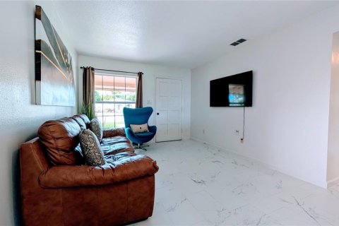Casa en venta en Orlando, Florida, 3 dormitorios, 83.61 m2 № 1744787 - foto 12
