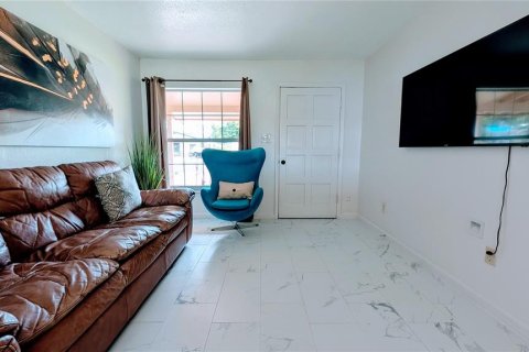 Casa en venta en Orlando, Florida, 3 dormitorios, 83.61 m2 № 1744787 - foto 11