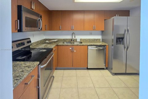 Condo in Aventura, Florida, 1 bedroom  № 1951419 - photo 2