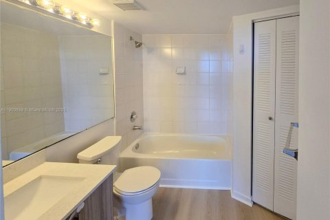 Condo in Aventura, Florida, 1 bedroom  № 1951419 - photo 13