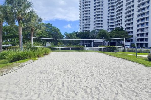 Condo in Aventura, Florida, 1 bedroom  № 1951419 - photo 7