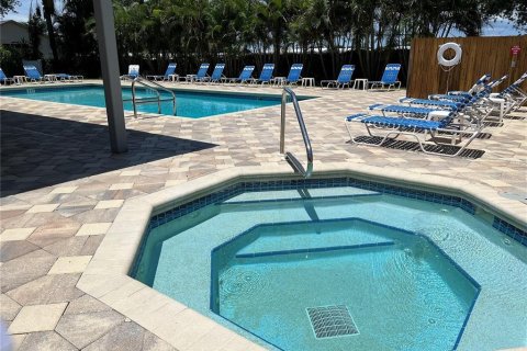 Casa en alquiler en Clearwater, Florida, 2 dormitorios, 126.35 m2 № 1908410 - foto 3