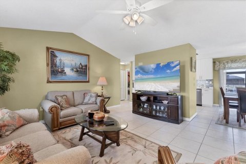 House in Port Charlotte, Florida 2 bedrooms, 124.3 sq.m. № 1737288 - photo 17