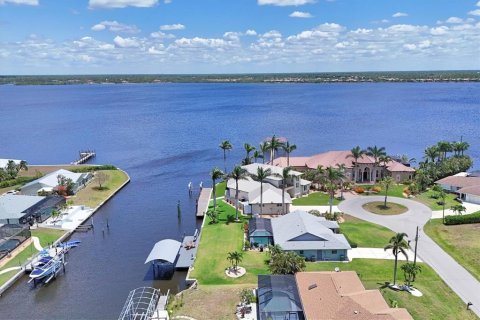 House in Port Charlotte, Florida 2 bedrooms, 124.3 sq.m. № 1737288 - photo 5