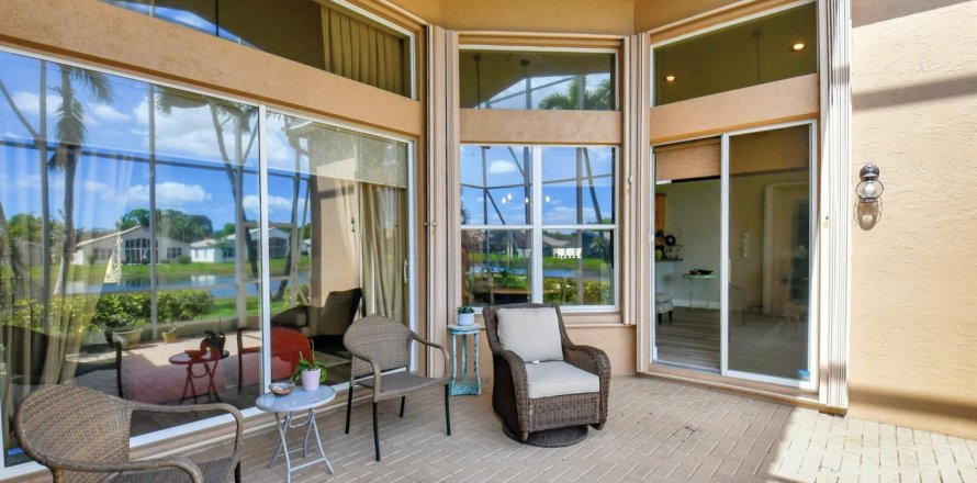 Villa ou maison à Boynton Beach, Floride 4 chambres, 244.24 m2 № 1036093