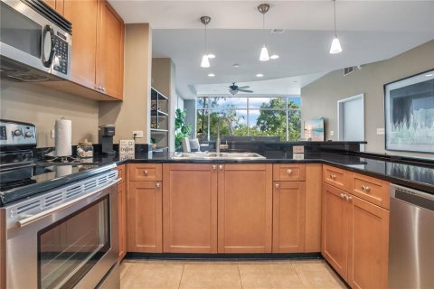 Condominio en alquiler en Orlando, Florida, 2 dormitorios, 117.8 m2 № 1854098 - foto 12