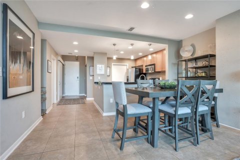 Condominio en alquiler en Orlando, Florida, 2 dormitorios, 117.8 m2 № 1854098 - foto 17