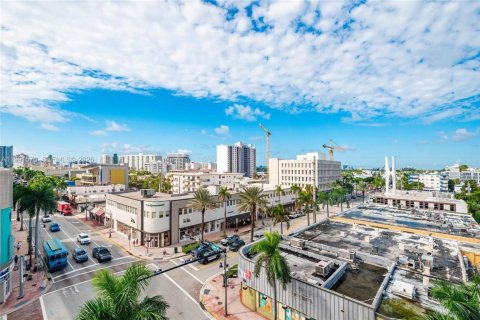 Condo in Miami Beach, Florida, 2 bedrooms  № 2056112 - photo 4