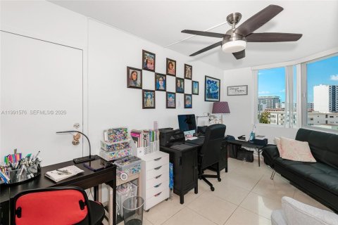 Condo in Miami Beach, Florida, 2 bedrooms  № 2056112 - photo 17