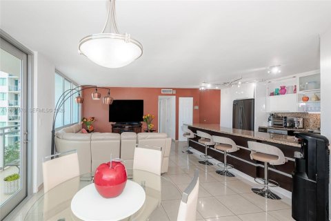 Condo in Miami Beach, Florida, 2 bedrooms  № 2056112 - photo 7