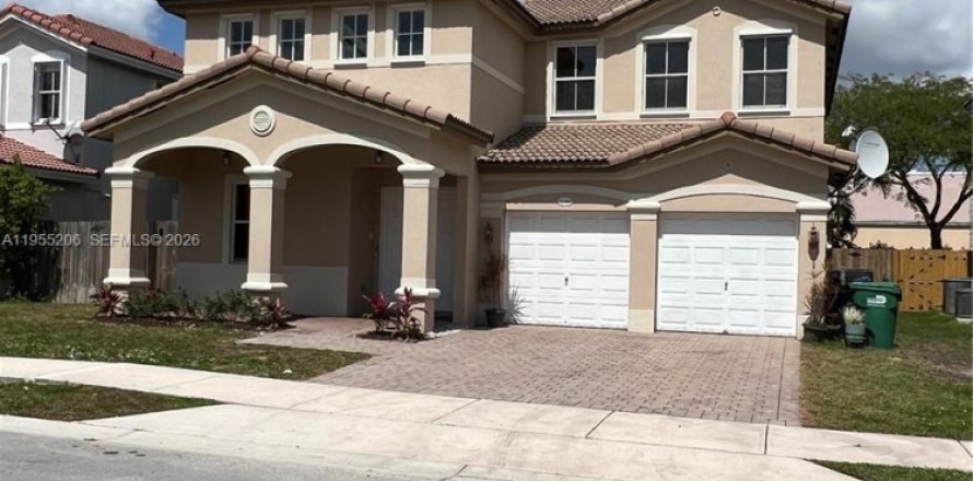 Villa ou maison à Miami, Floride 4 chambres, 309.36 m2 № 2009799