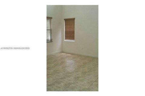 Villa ou maison à louer à Miami, Floride: 4 chambres, 309.36 m2 № 2009799 - photo 13