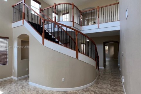 Villa ou maison à louer à Miami, Floride: 4 chambres, 309.36 m2 № 2009799 - photo 5