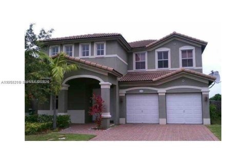 Villa ou maison à louer à Miami, Floride: 4 chambres, 309.36 m2 № 2009799 - photo 2