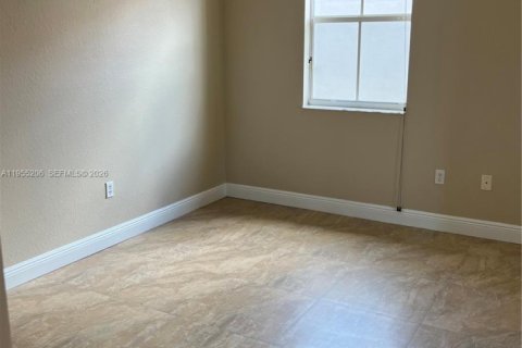 Villa ou maison à louer à Miami, Floride: 4 chambres, 309.36 m2 № 2009799 - photo 29