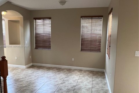 Villa ou maison à louer à Miami, Floride: 4 chambres, 309.36 m2 № 2009799 - photo 7