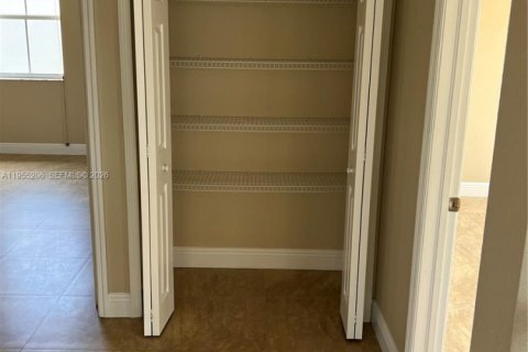 Villa ou maison à louer à Miami, Floride: 4 chambres, 309.36 m2 № 2009799 - photo 27