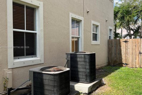 Villa ou maison à louer à Miami, Floride: 4 chambres, 309.36 m2 № 2009799 - photo 24