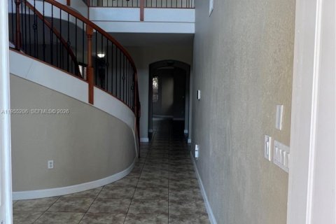 Villa ou maison à louer à Miami, Floride: 4 chambres, 309.36 m2 № 2009799 - photo 4