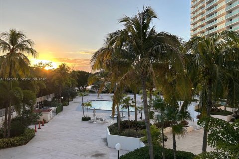 Condominio en Sunny Isles Beach, Florida, 2 dormitorios  № 2033407