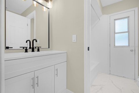 Casa en venta en Kissimmee, Florida, 3 dormitorios, 130.43 m2 № 1882906 - foto 12