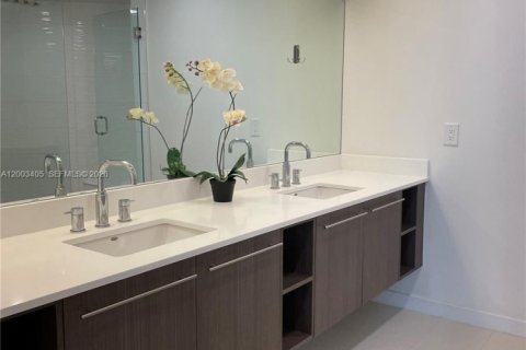 Condo in Doral, Florida, 3 bedrooms № 2170430 - photo 9