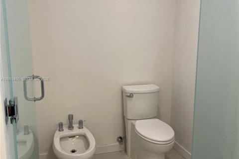 Condo in Doral, Florida, 3 bedrooms № 2170430 - photo 11