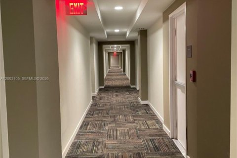 Condo in Doral, Florida, 3 bedrooms № 2170430 - photo 27