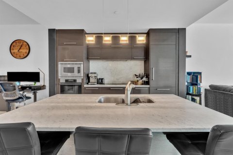 Condominio en venta en Miami, Florida, 1 dormitorio, 84.73 m2 № 2084975 - foto 11
